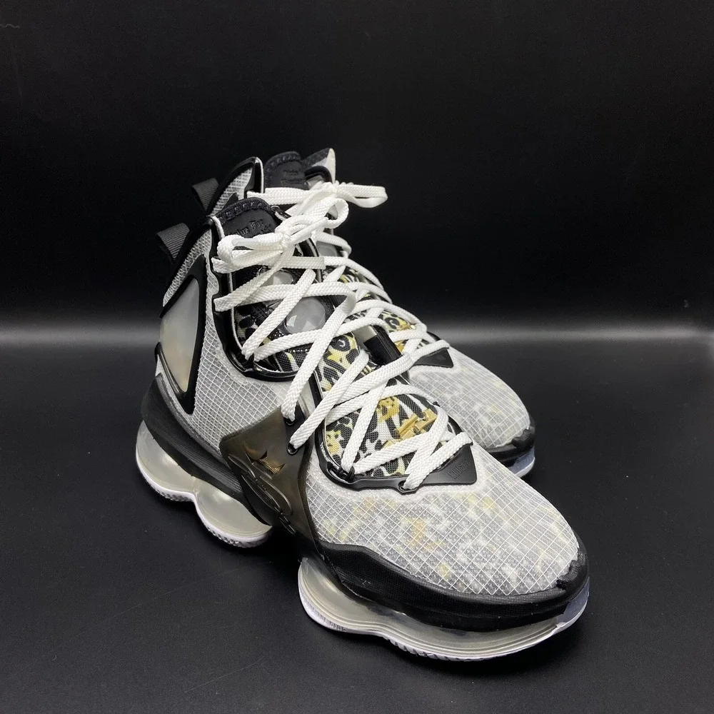 Nike Lebron XIX 19 Royalty White Metallic Gold Black Mens CZ0203-100 sz 4 no box